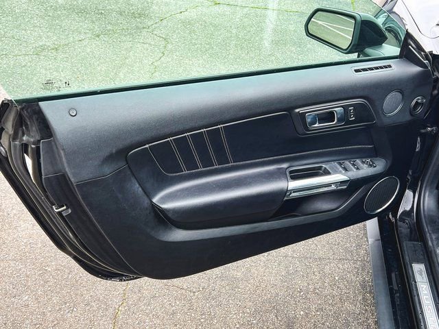 Used 2022 Ford Mustang Premium image 10