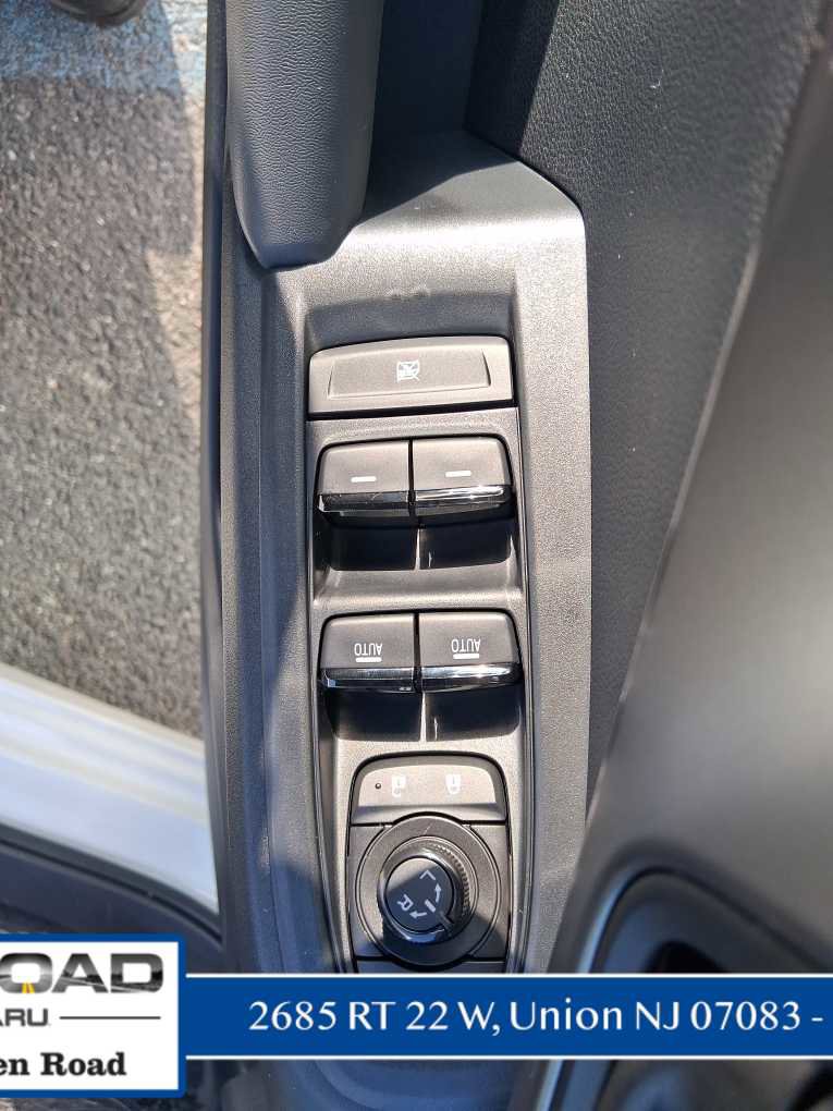 Certified 2025 Subaru Impreza 2.0i image 13