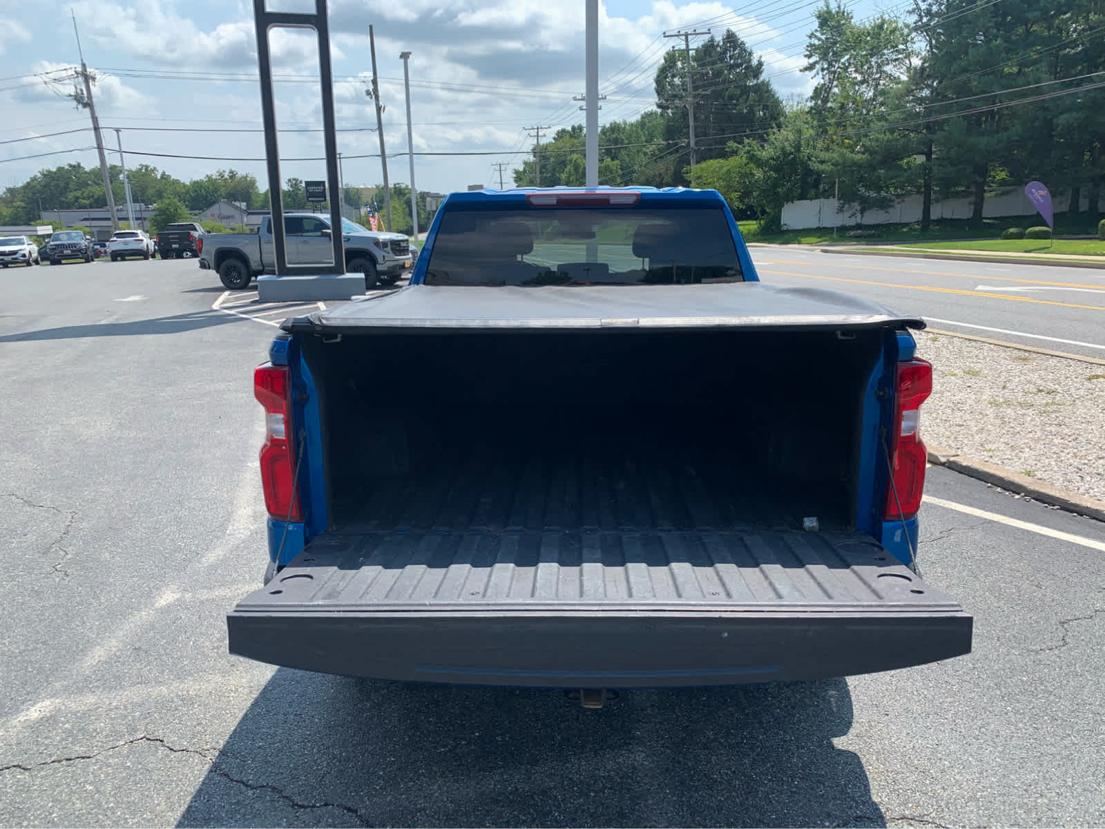 Used 2023 Chevrolet Silverado 1500 RST w/ Protection Package AWD/4WD image 5