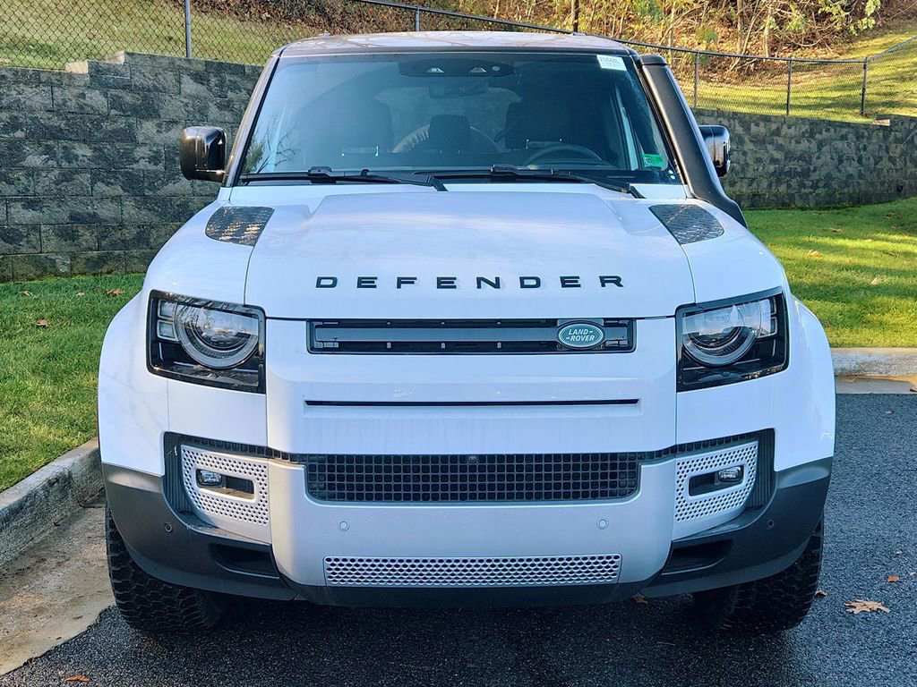 Used 2025 Land Rover Defender 110 S image 8