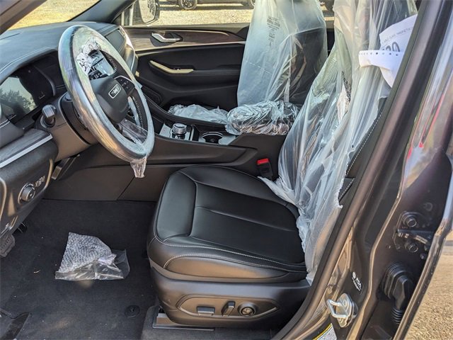 New 2025 Jeep Grand Cherokee Limited image 6