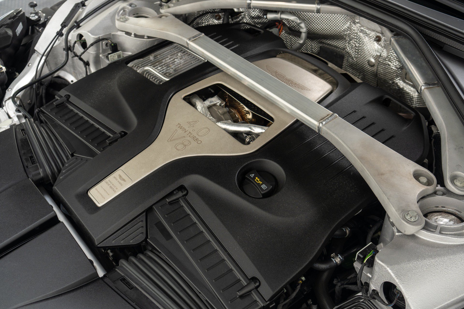 Used 2021 Aston Martin DBX AWD/4WD image 44