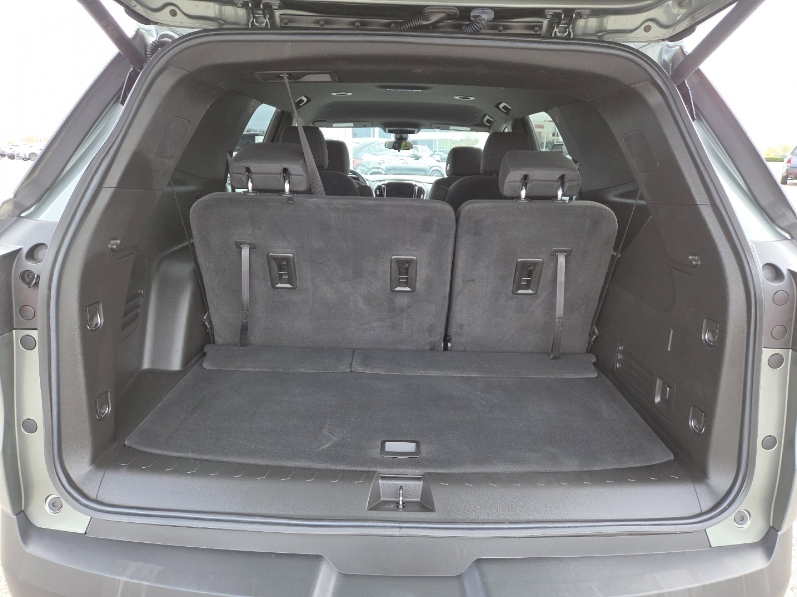 Used 2023 Chevrolet Traverse LT FWD image 19