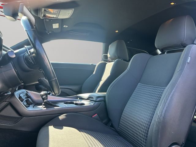 Used 2019 Dodge Challenger R/T w/ Driver Convenience Group RWD image 32