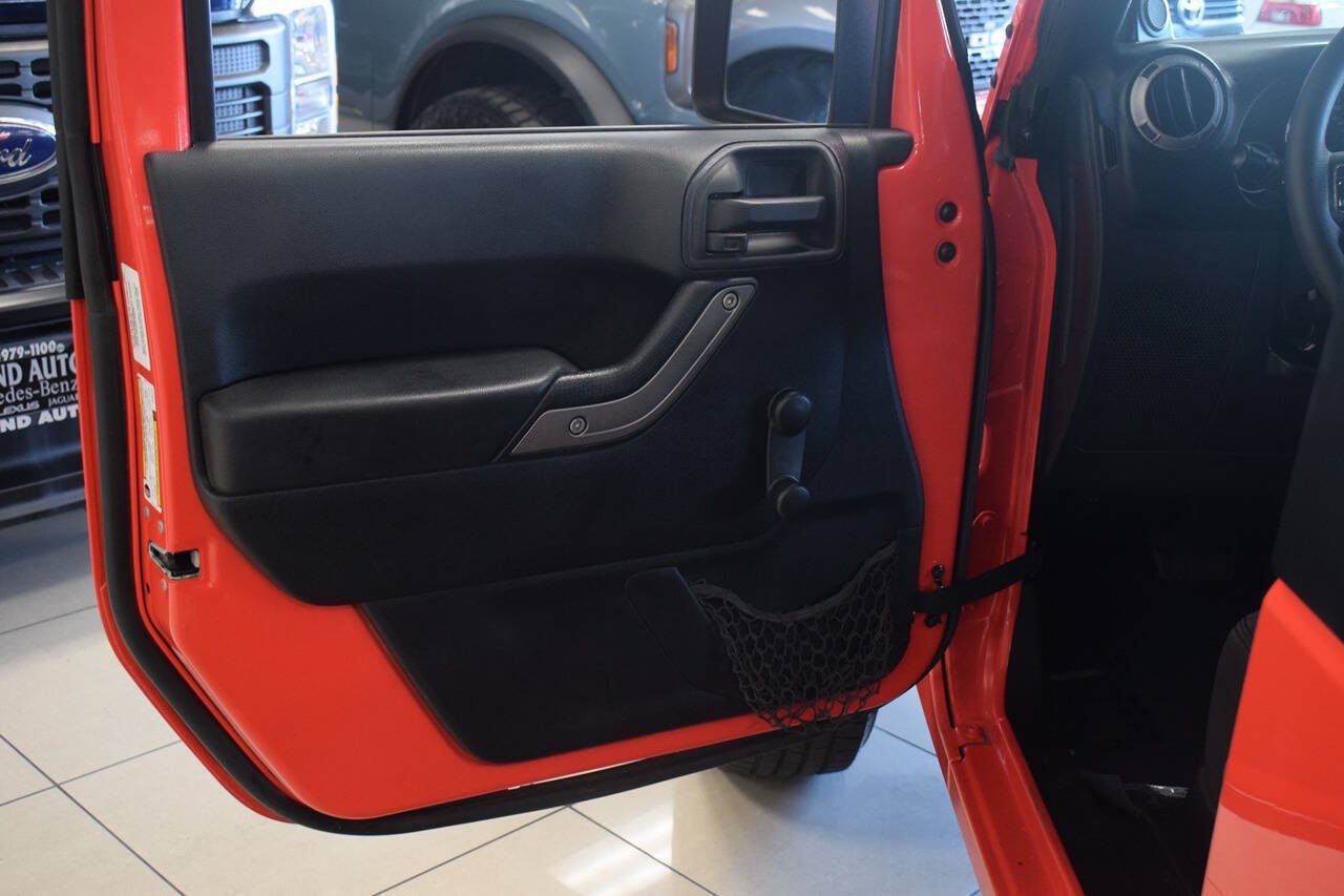 Used 2013 Jeep Wrangler Sport AWD/4WD image 18