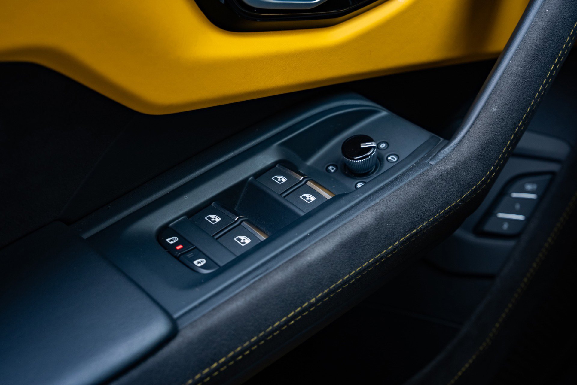 Used 2024 Lamborghini Urus S AWD/4WD image 47