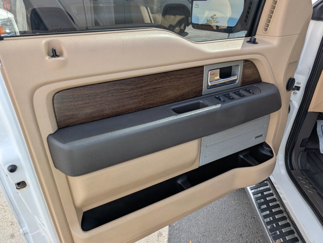 Used 2013 Ford F150 Lariat w/ Luxury Equipment Group image 32