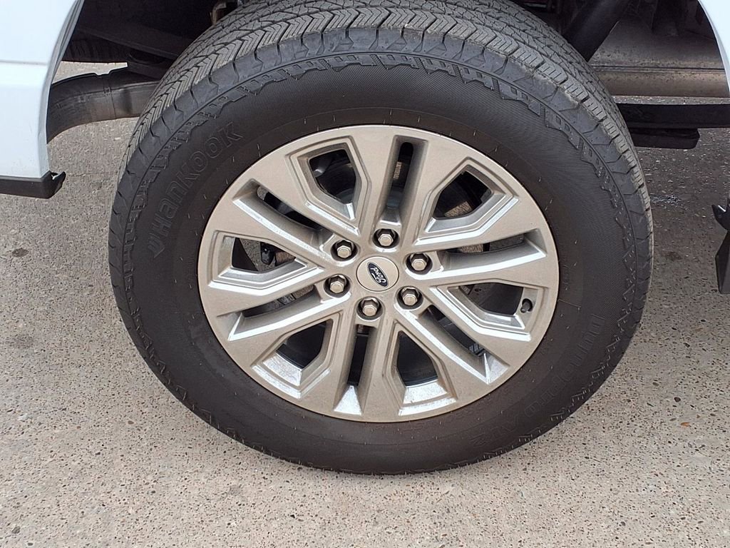 Used 2025 Ford F150 Lariat w/ Equipment Group 501A Mid image 9