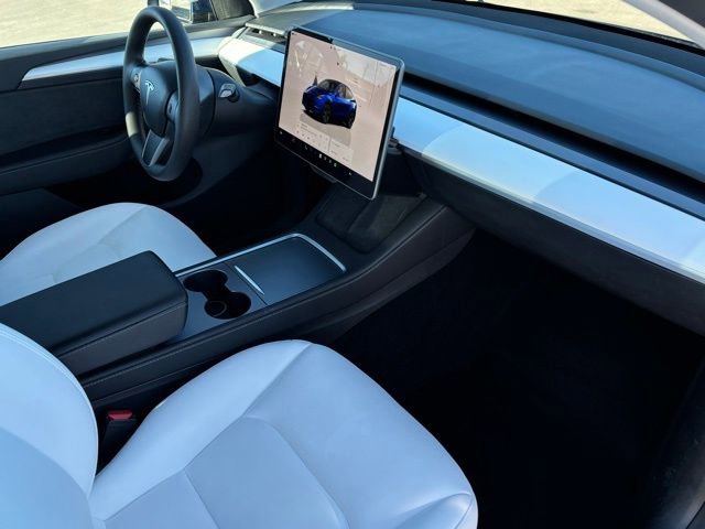 Used 2025 Tesla Model Y Long Range image 23