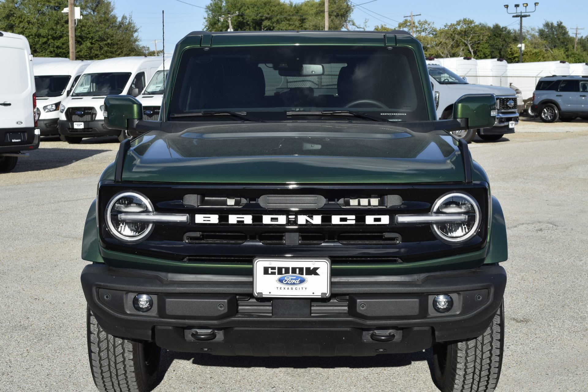 New 2025 Ford Bronco Outer Banks image 2