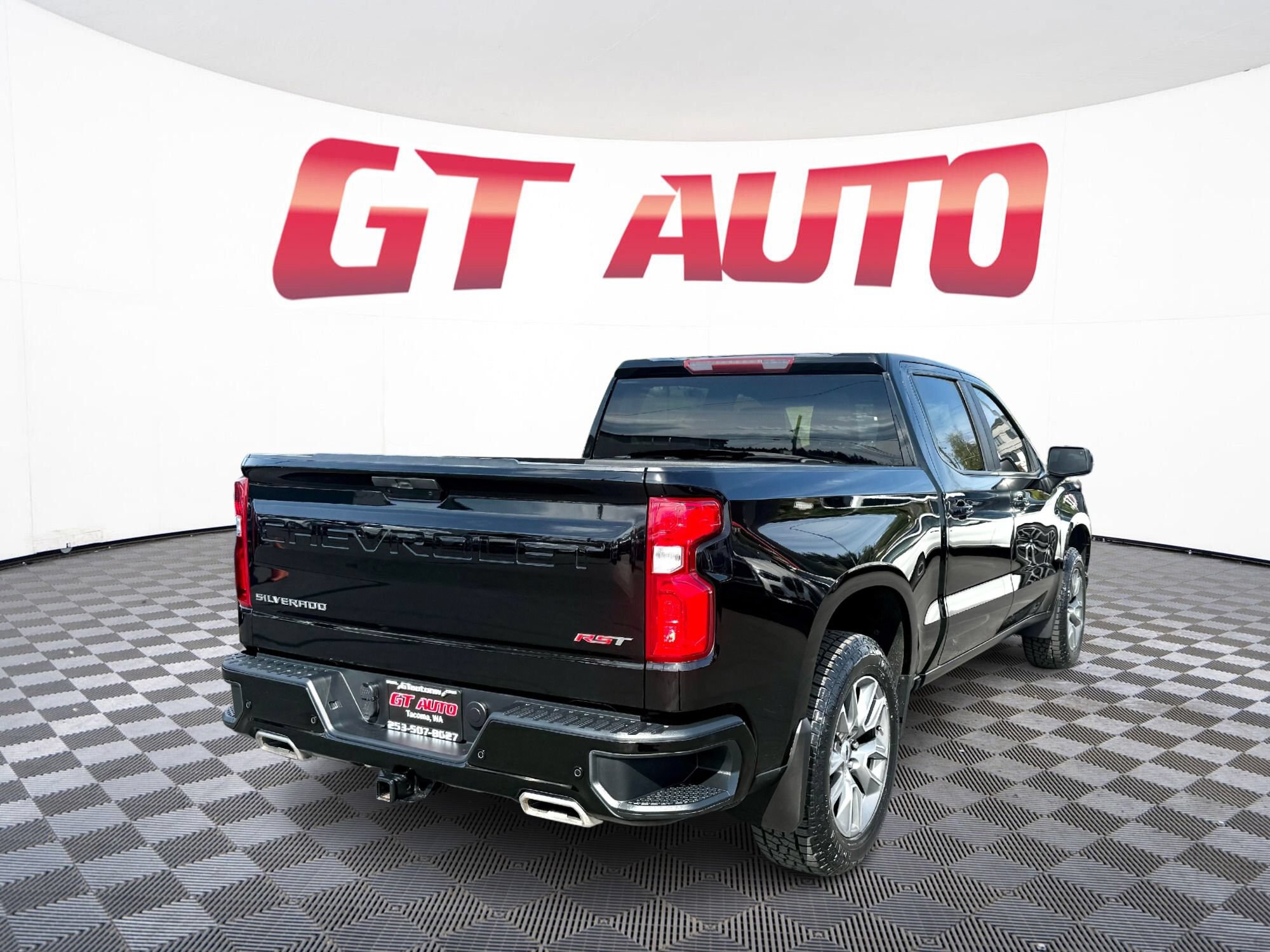 Used 2020 Chevrolet Silverado 1500 RST w/ True North Edition AWD/4WD image 5