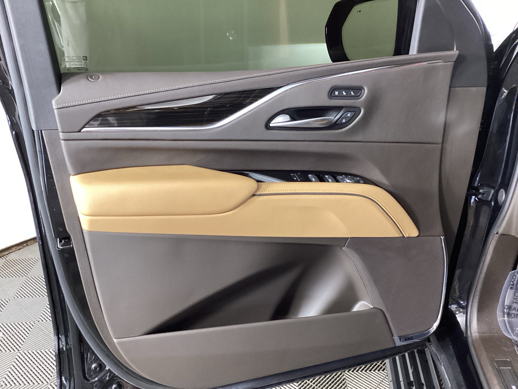Used 2023 Cadillac Escalade Premium Luxury w/ Performance Package image 20
