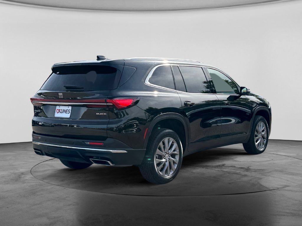 Used 2025 Buick Enclave Preferred AWD/4WD image 9