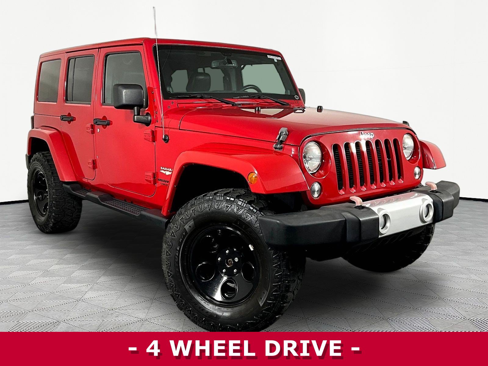 Used 2014 Jeep Wrangler Unlimited Sahara w/ Connectivity Group AWD/4WD image 3