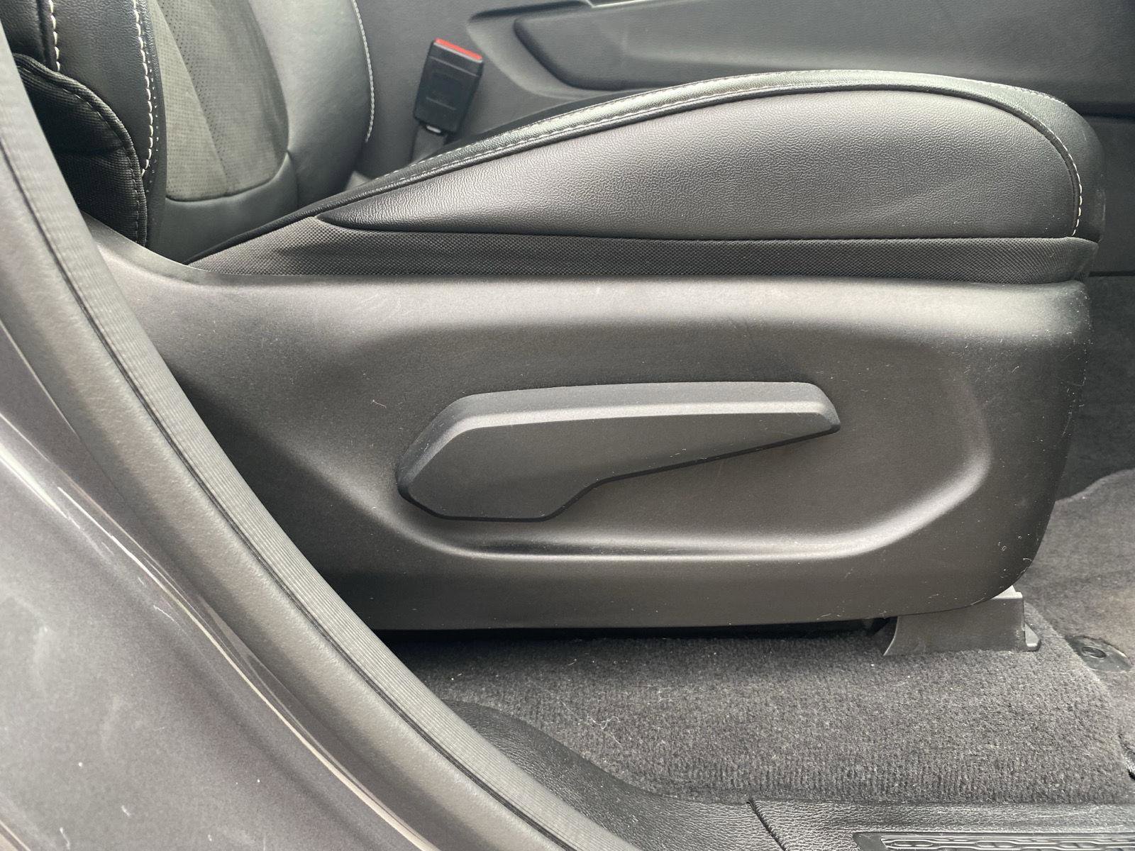 Used 2022 Jeep Grand Cherokee Altitude image 36