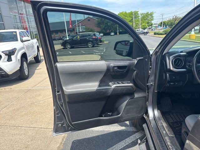 Used 2021 Toyota Tacoma SR5 AWD/4WD image 22