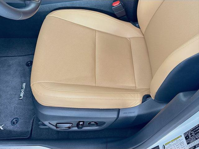 Certified 2025 Lexus RX 350 FWD w/ Technology Package image 20