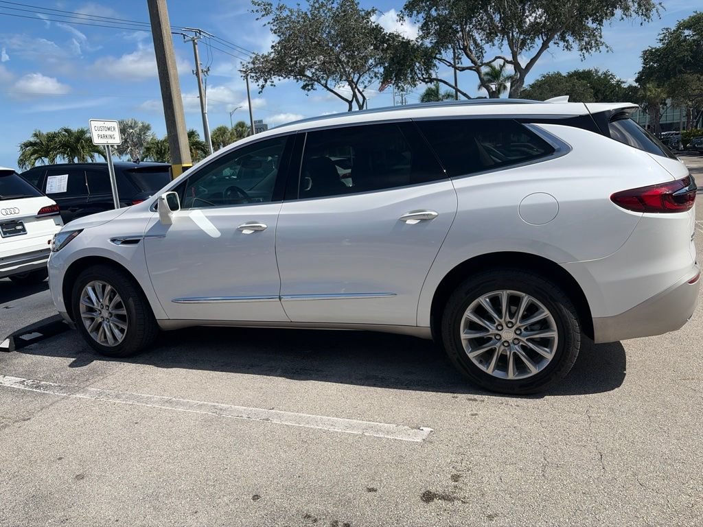 Used 2020 Buick Enclave Premium w/ Sun and Sites Package AWD/4WD image 10