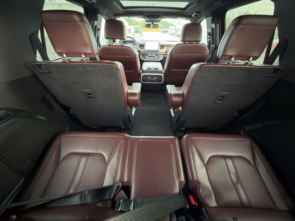Used 2024 Ford Expedition Limited AWD/4WD image 18