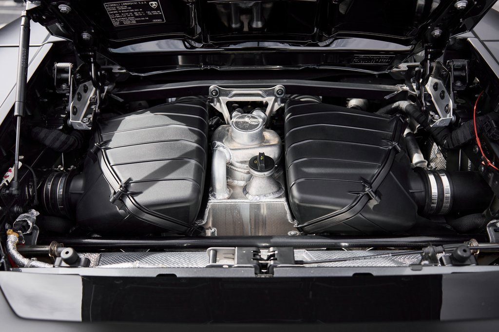 Used 2021 Lamborghini Huracan EVO image 22