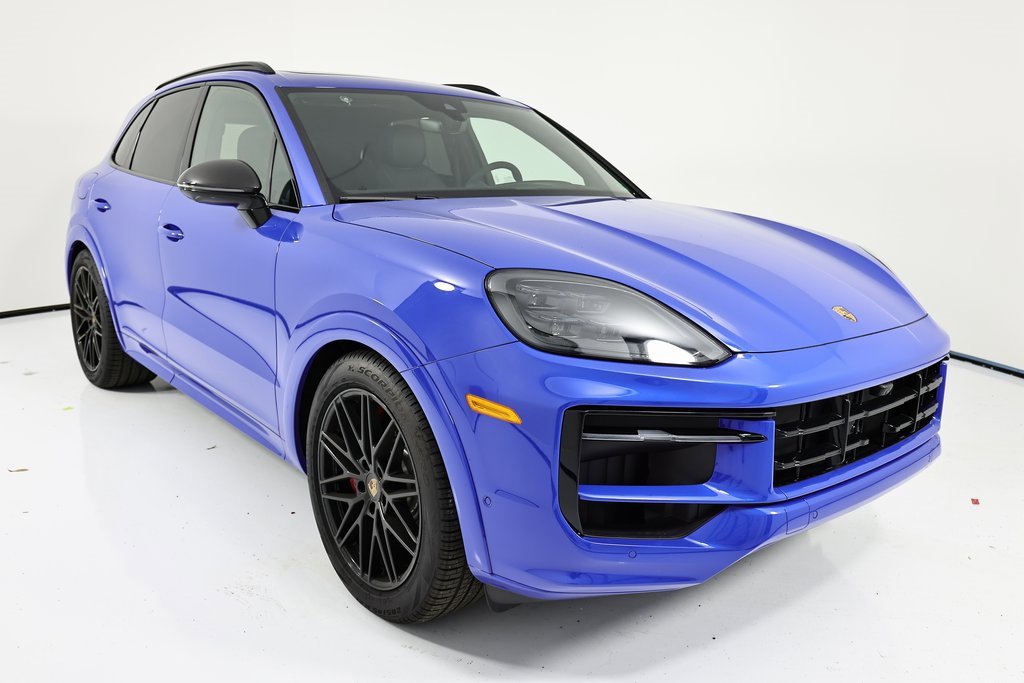 New 2025 Porsche Cayenne GTS image 9