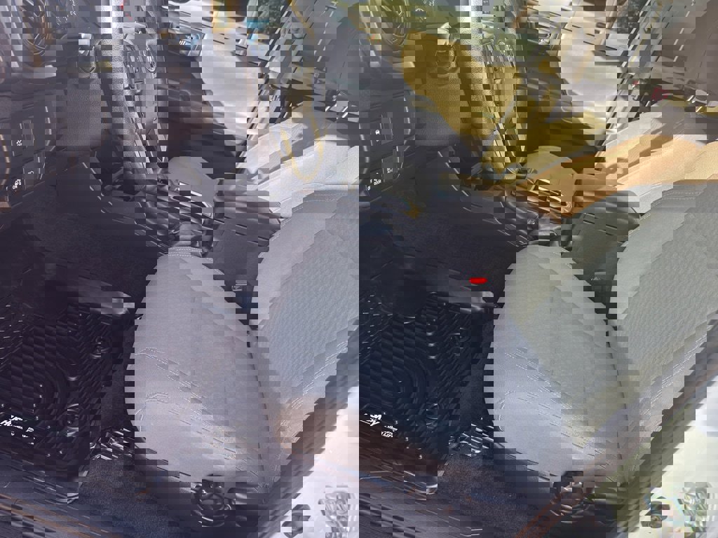 Used 2020 Toyota Tacoma SR image 11