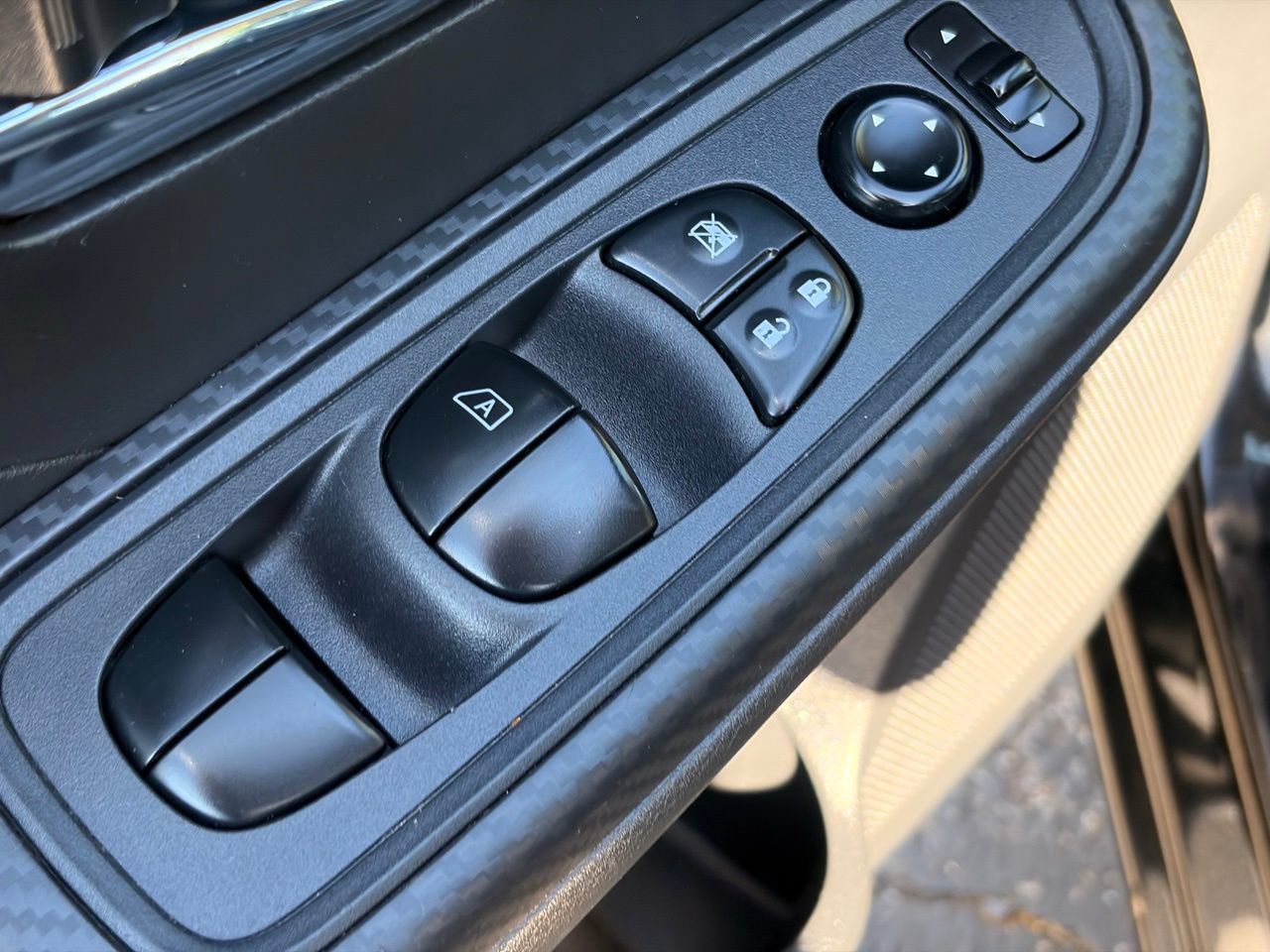Certified 2024 Nissan Versa SV FWD image 22