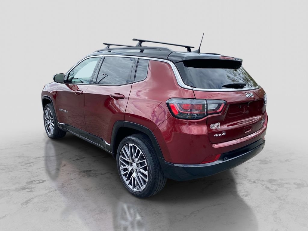 Used 2022 Jeep Compass Limited w/ Elite Group AWD/4WD image 3