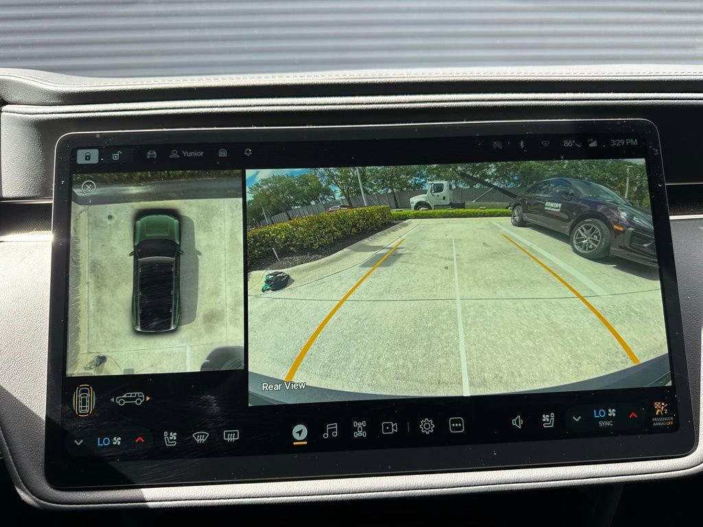 Used 2025 Rivian R1S Adventure image 26