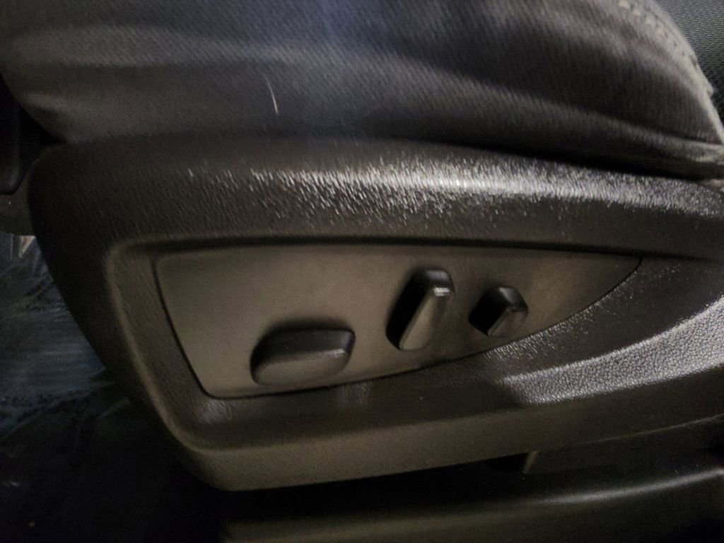 Used 2016 GMC Sierra 1500 SLE w/ SLE Value Package image 13