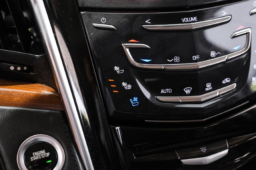 Used 2020 Cadillac Escalade 2WD image 24