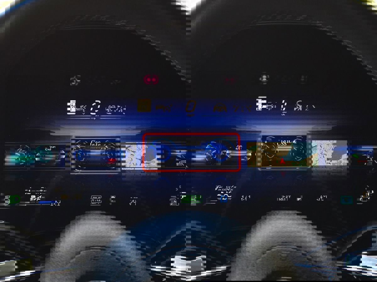 Used 2023 Mercedes-Benz EQS 580 4MATIC SUV image 38