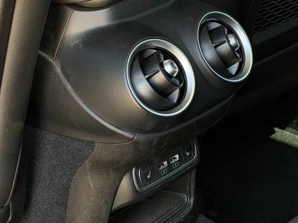 Used 2023 Alfa Romeo Stelvio Sprint AWD/4WD image 32
