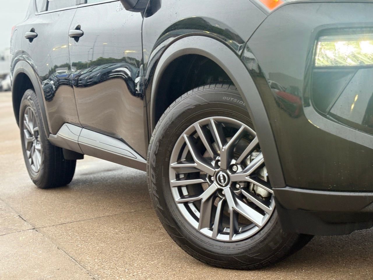 Certified 2024 Nissan Rogue S AWD/4WD image 5