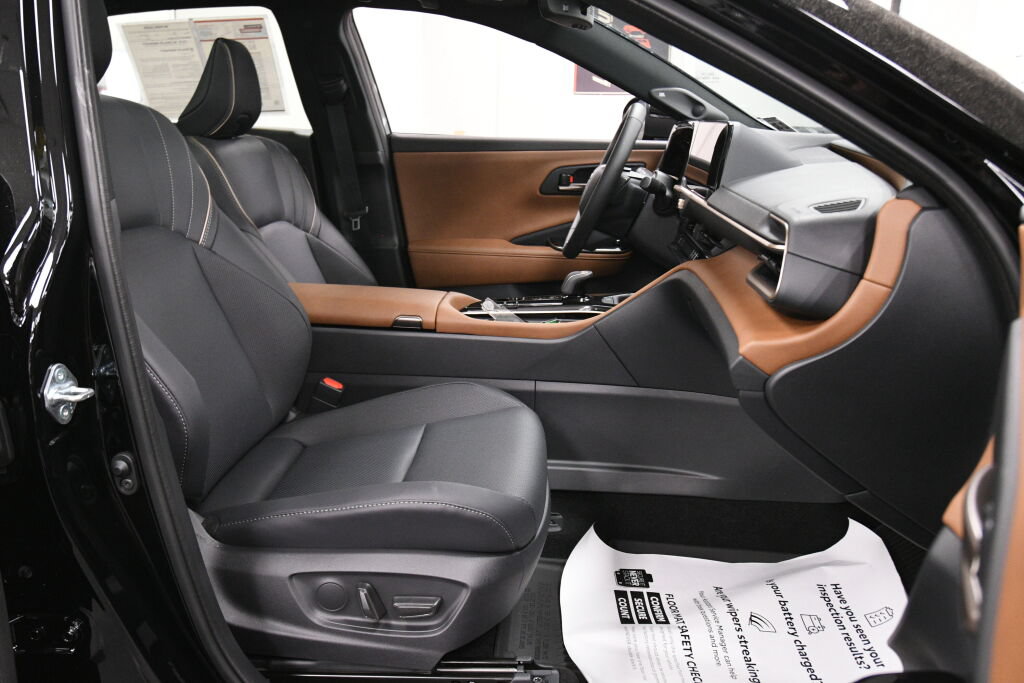 Used 2026 Toyota Crown w/ Advanced Technology Package AWD/4WD image 26