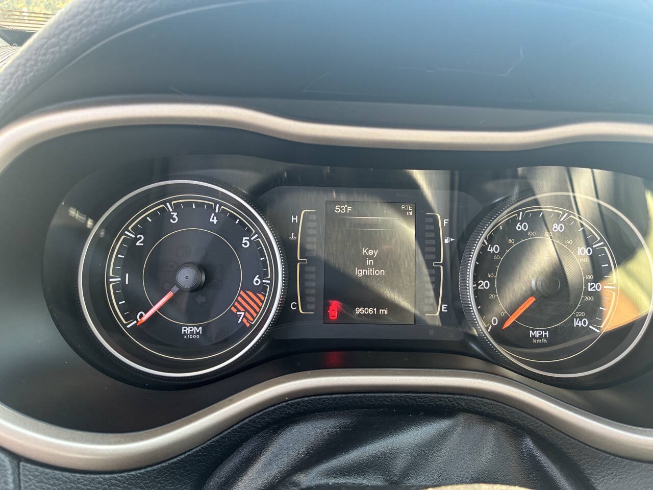 Used 2015 Jeep Cherokee Latitude w/ Cold Weather Group AWD/4WD image 14