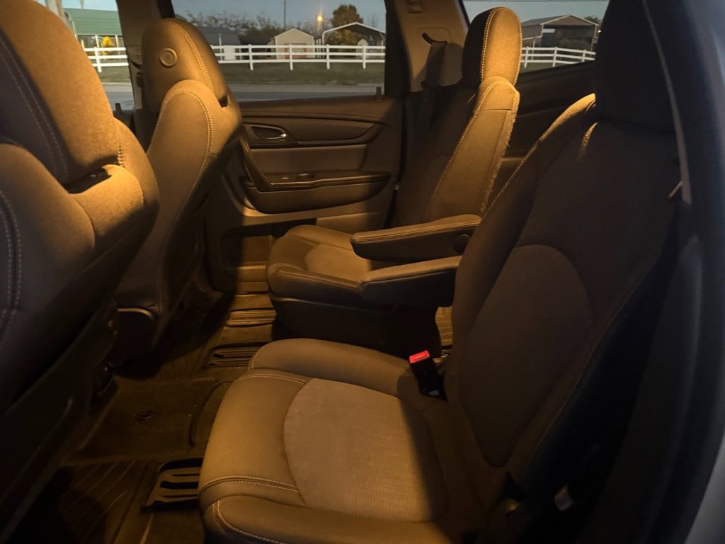 Used 2017 Chevrolet Traverse LT w/ Style and Technology Package image 15