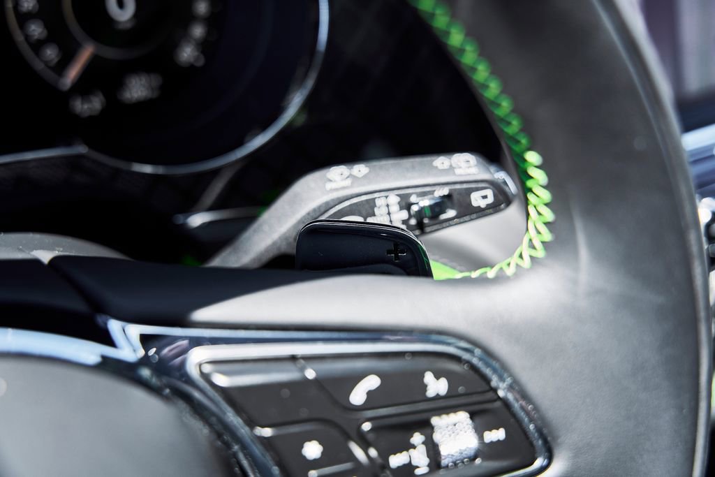 Used 2025 Bentley Bentayga AWD/4WD image 68