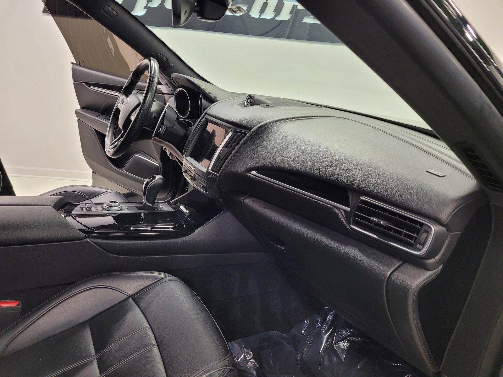 Used 2018 Maserati Levante GranSport image 43