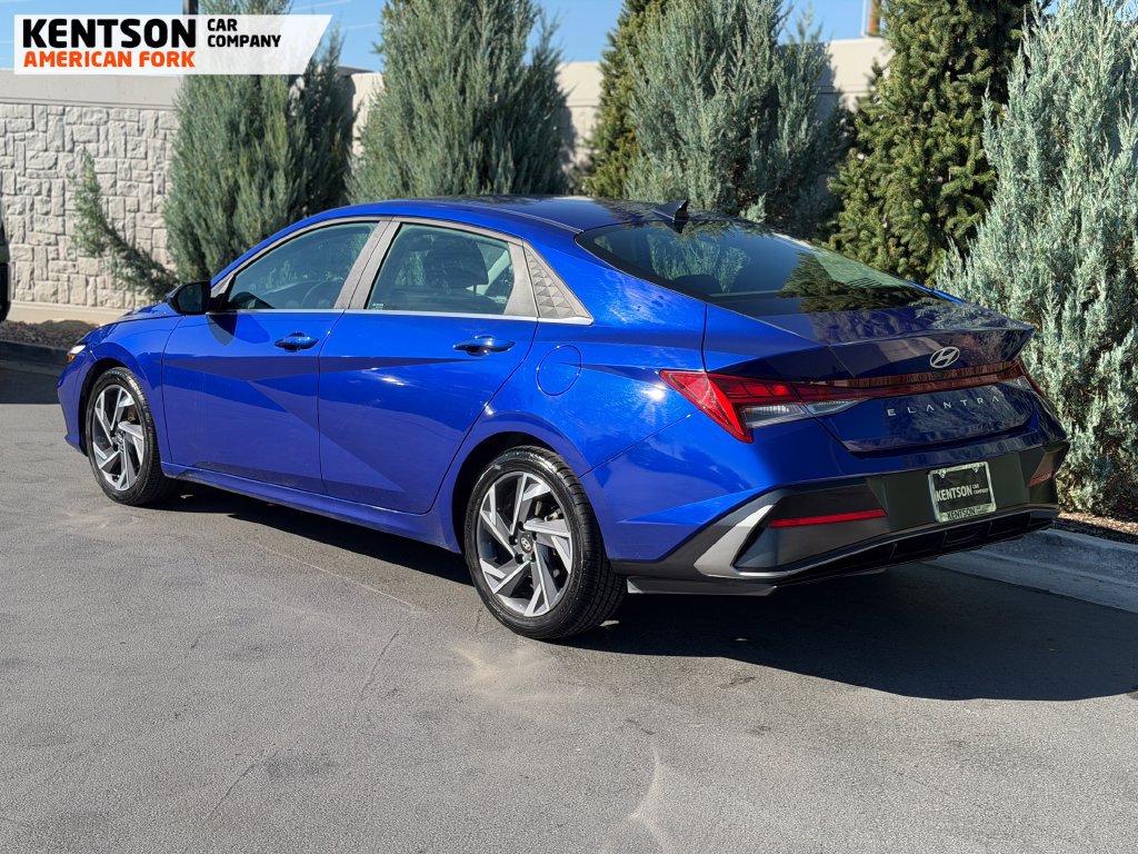 Used 2025 Hyundai Elantra SEL FWD image 5