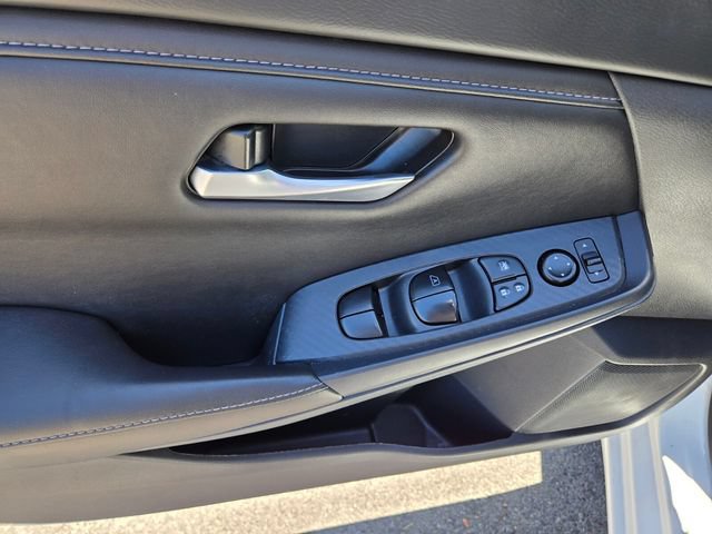 Used 2024 Nissan Sentra SV FWD image 25
