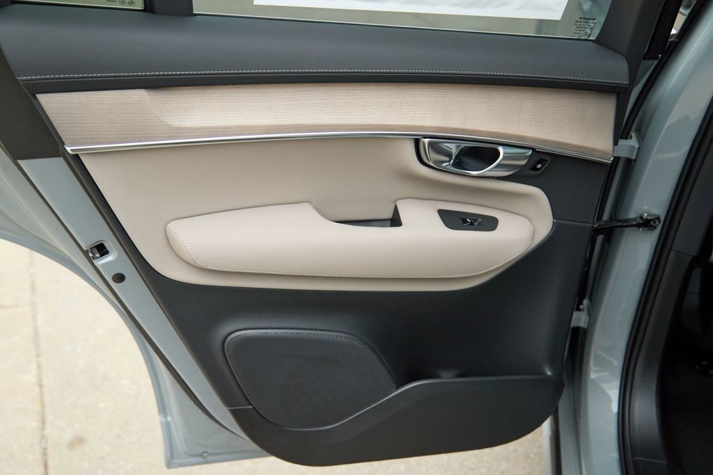 New 2026 Volvo XC90 T8 Plus w/ Protection Package image 19