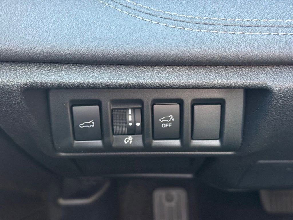 Certified 2025 Subaru Outback Limited AWD/4WD image 9