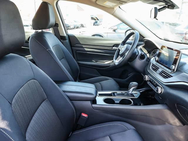 Used 2024 Nissan Altima 2.5 SV FWD image 19