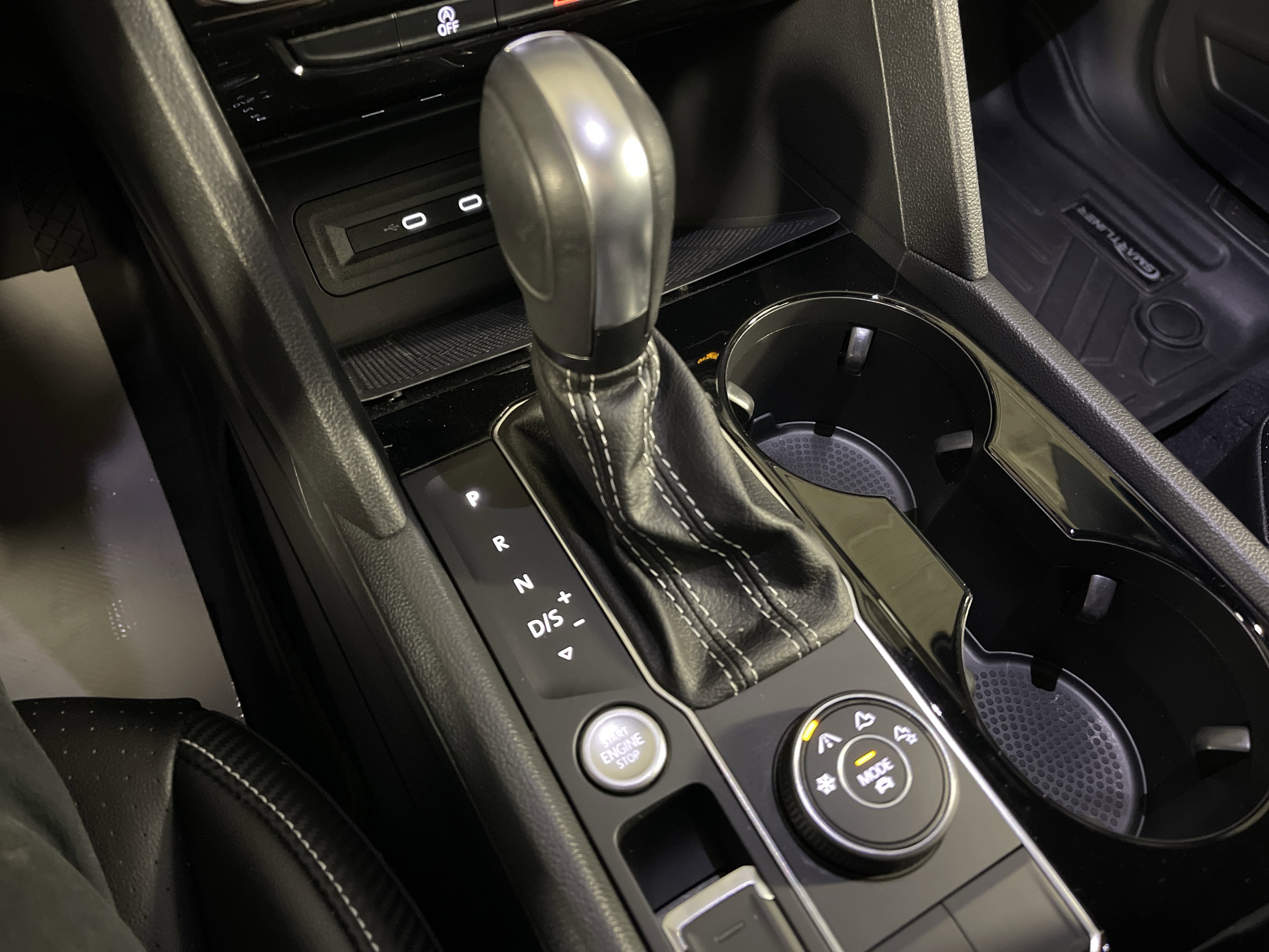 Used 2023 Volkswagen Atlas Cross Sport SE w/ Black Wheel Package image 25