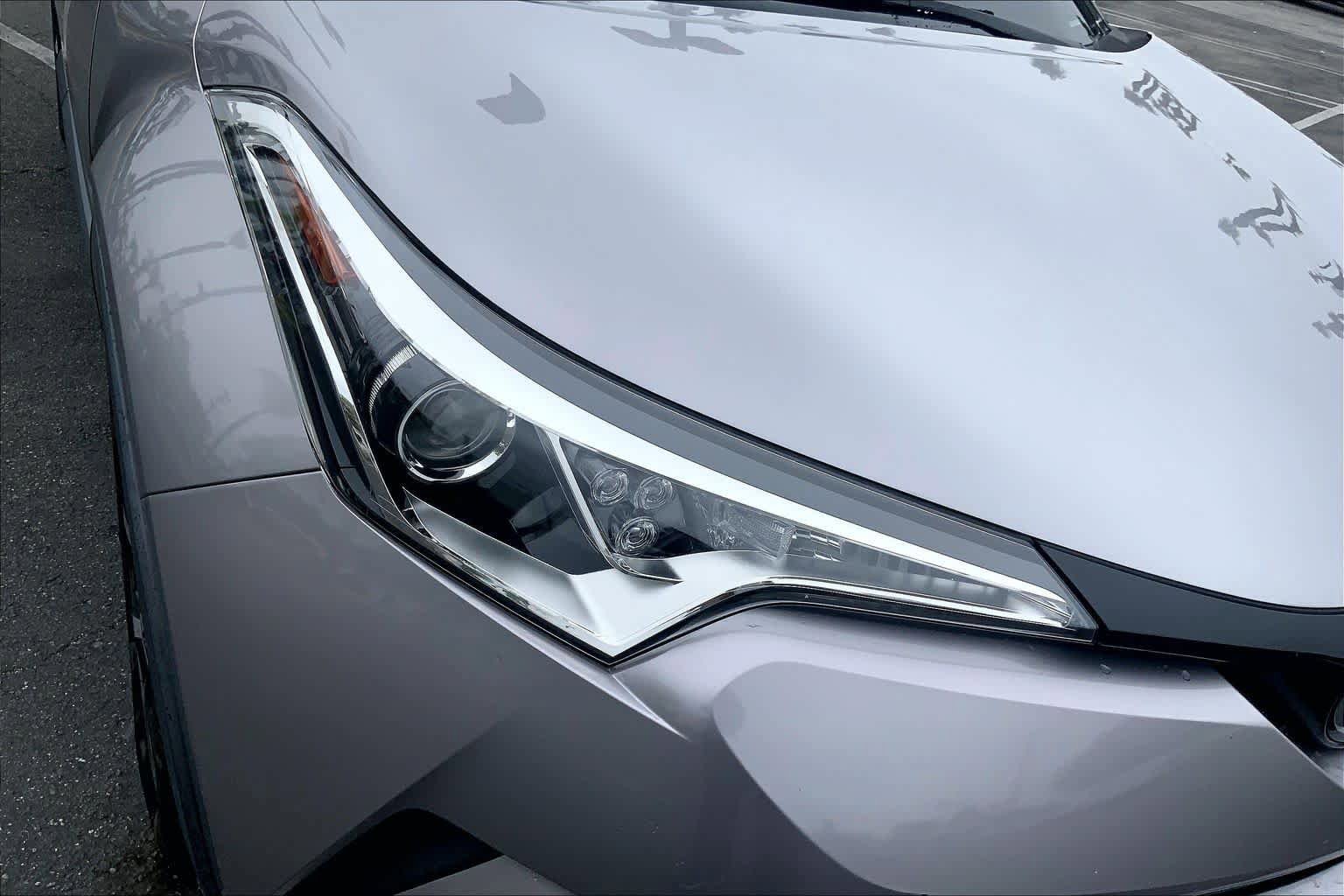 Used 2019 Toyota C-HR XLE FWD image 27