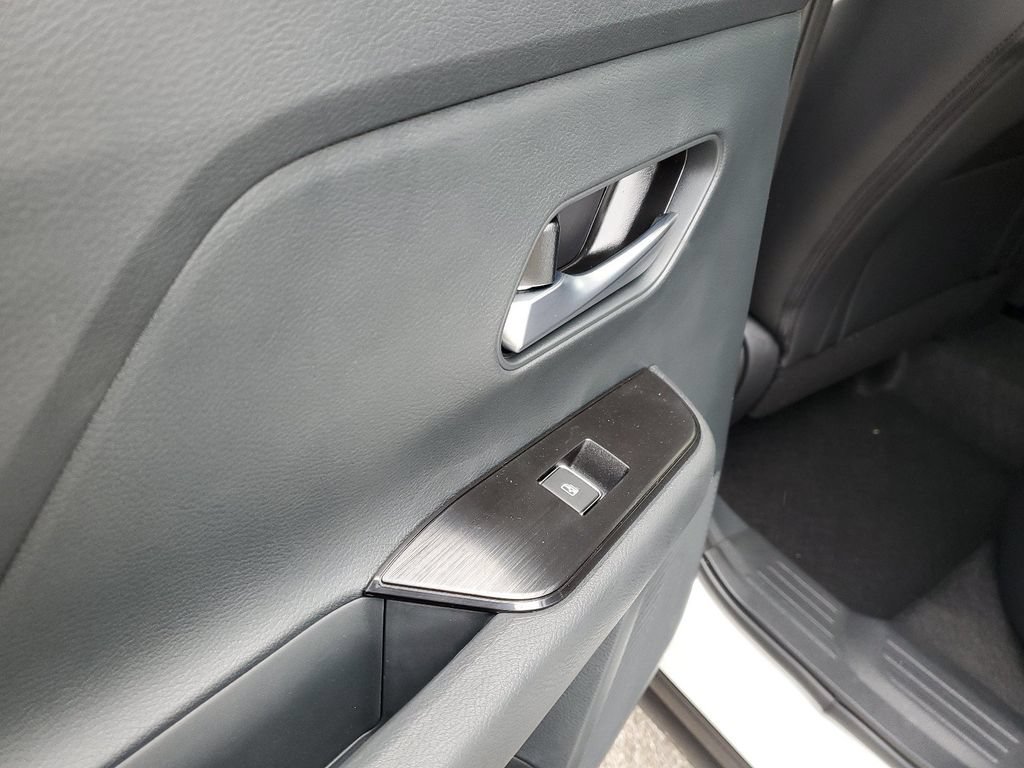 New 2026 Nissan Kicks SR w/ SR Premium Package FWD image 9
