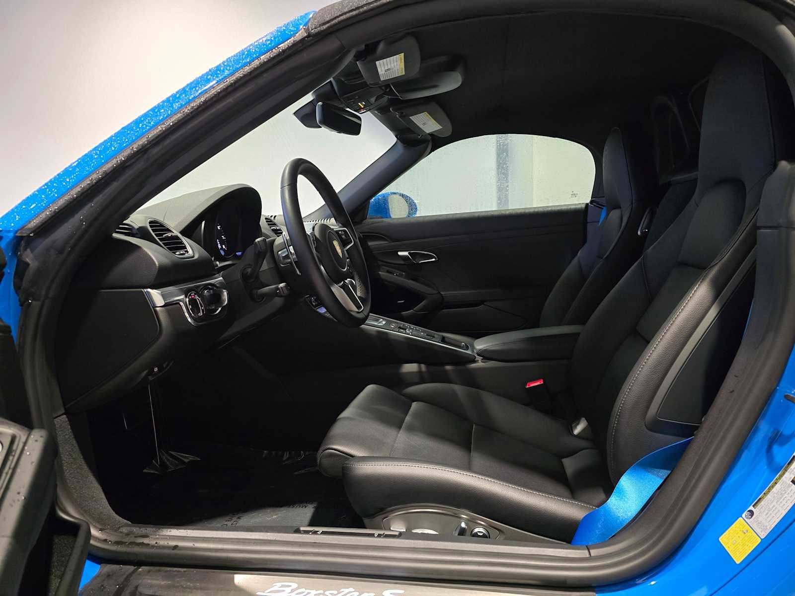 Used 2024 Porsche 718 Boxster S RWD image 3