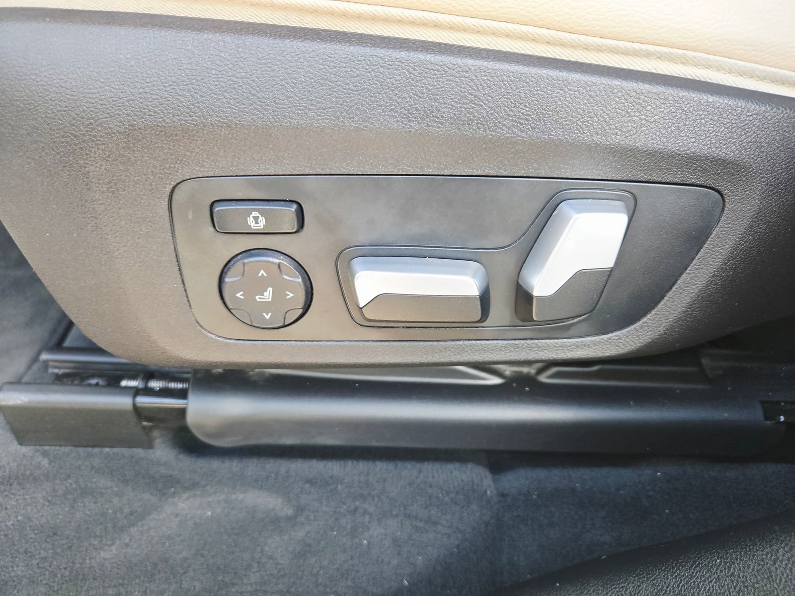 Used 2020 BMW X3 xDrive30i w/ M Sport Package 2 image 24