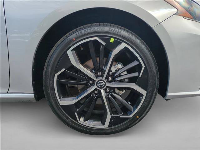 Used 2025 Nissan Altima 2.5 SR AWD/4WD image 21